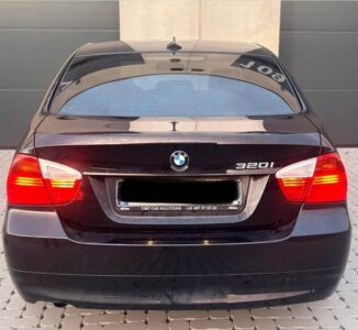 BMW 320i E90