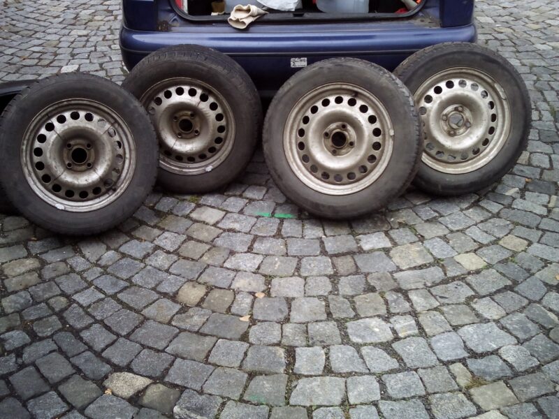 Reifen mit Felgen 4x100 Seat,Skoda, VW,
